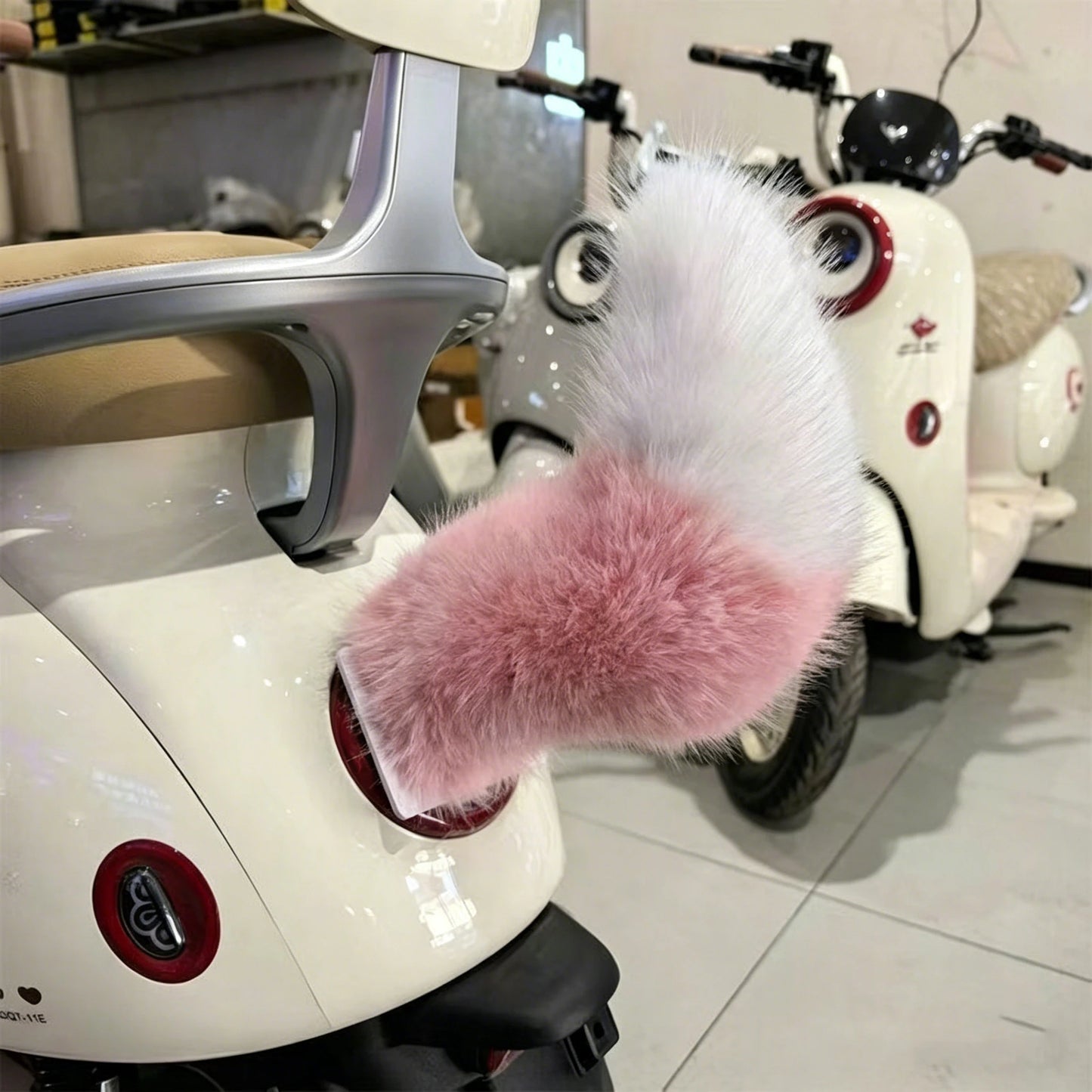 FluffyTail Scooter Decoration