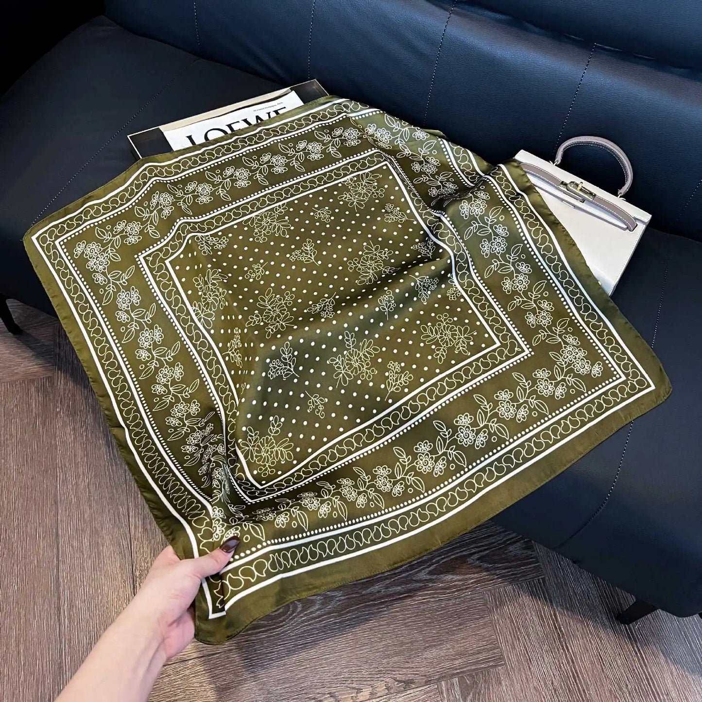 SatinÉclat™ Vintage Square Scarf